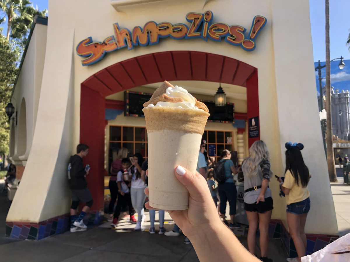 peppermint mickey and churro shake schmoozes dca 2019