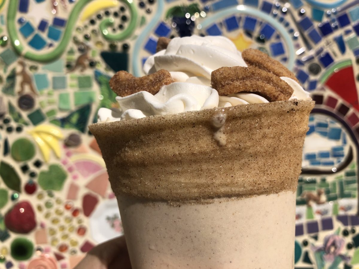 peppermint mickey and churro shake schmoozes dca 2019
