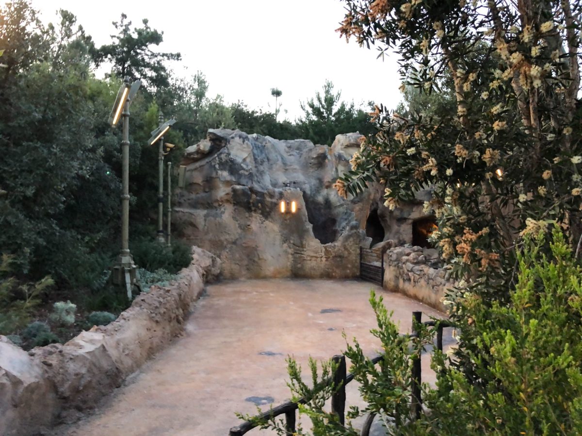 Construction Walls Appear at Star Wars: Rise of the Resistance at Disneyland's Star Wars: Galaxy's Edge