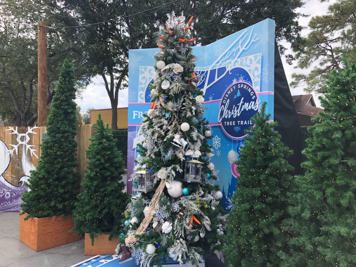 disney springs christmas tree trail 2019