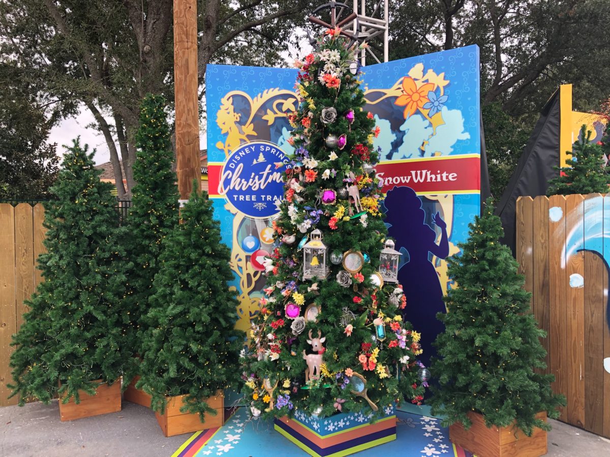 disney springs christmas tree trail 2019
