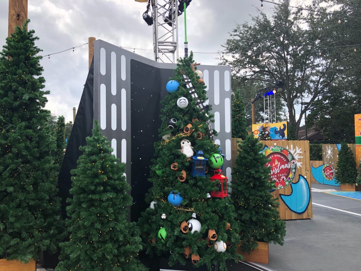 disney springs christmas tree trail 2019