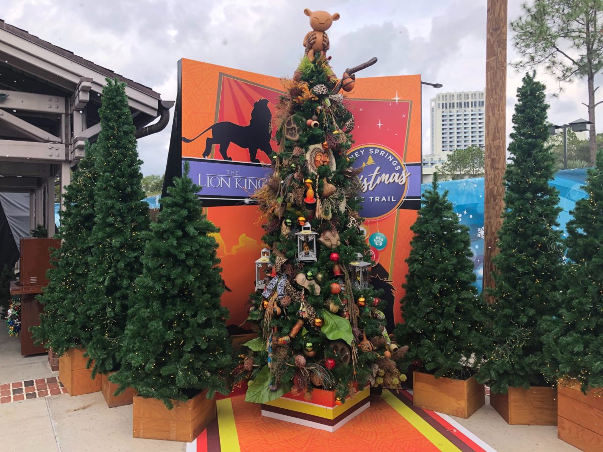 disney springs christmas tree trail 2019