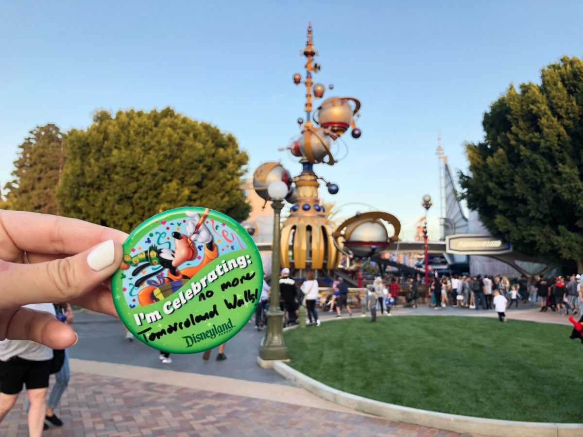 https://wdwnt.com/2019/09/photos-tomorrowland-french-fry-rocks-entrance-construction-update-at-disneyland-park/