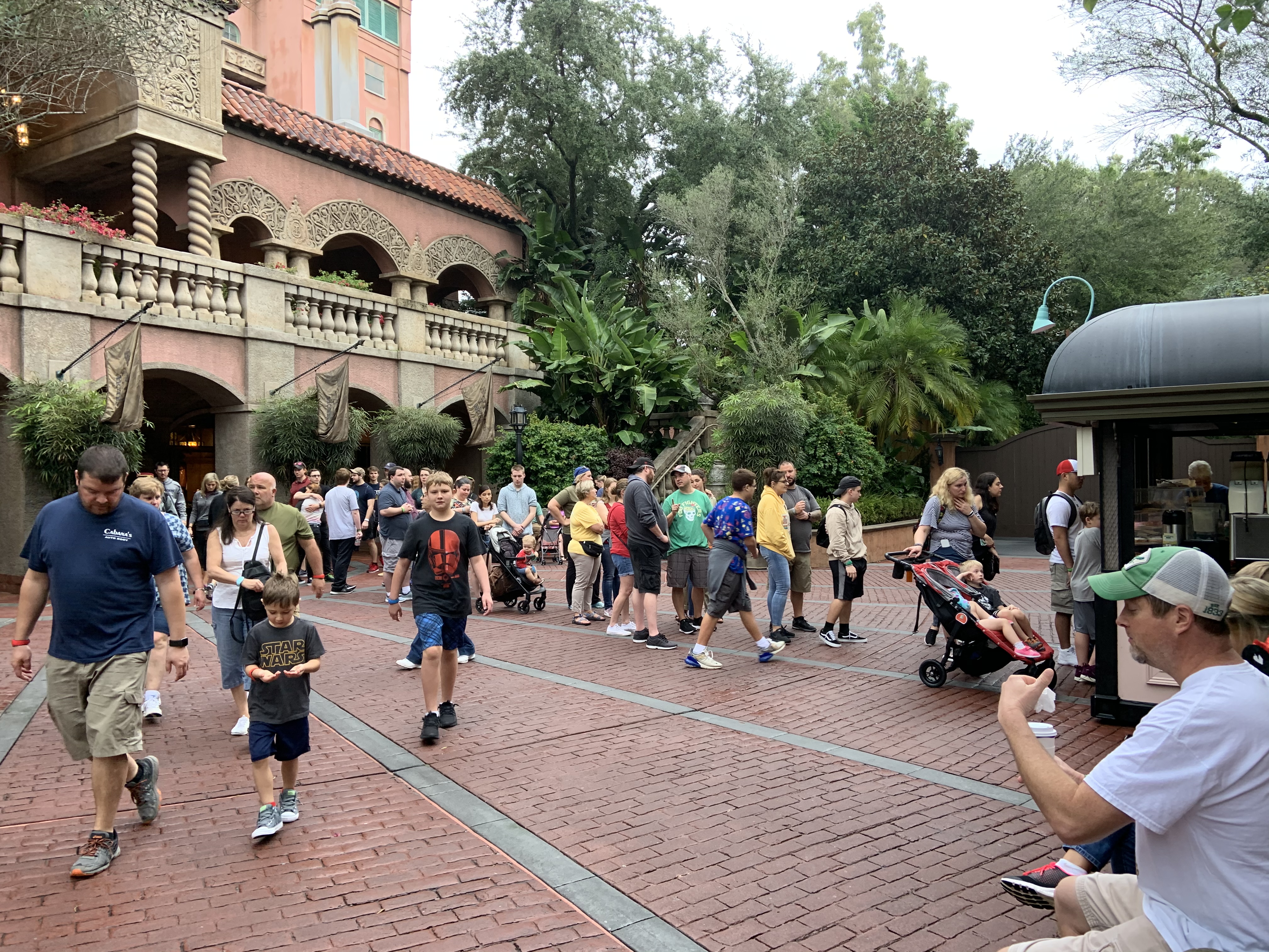 Long line at Tower of Terror Joffrey&rsquo;s 12/13/19