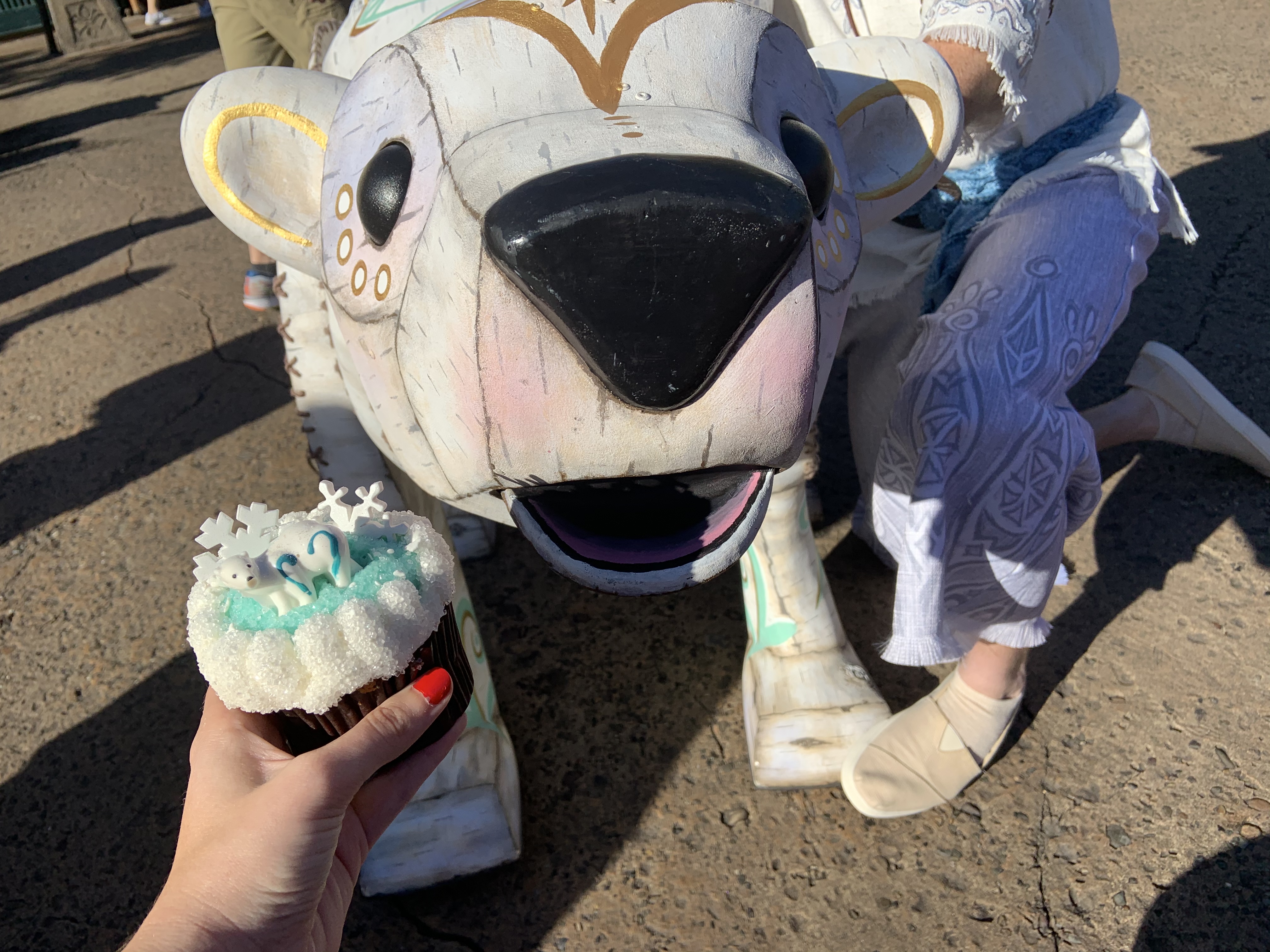 Merry Menagerie cupcake 12/7/19 5