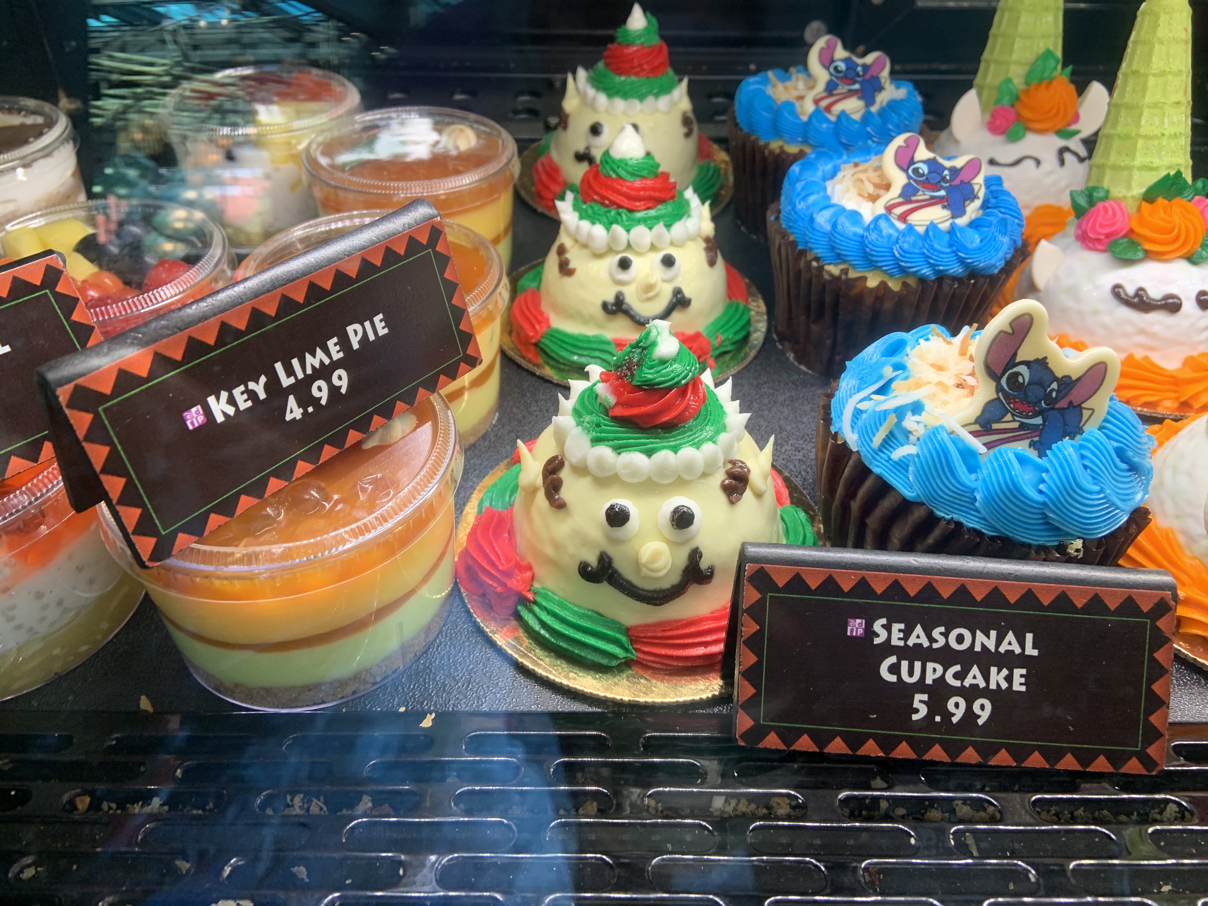 Egg nog Elf Cupcake 12/13/19 1
