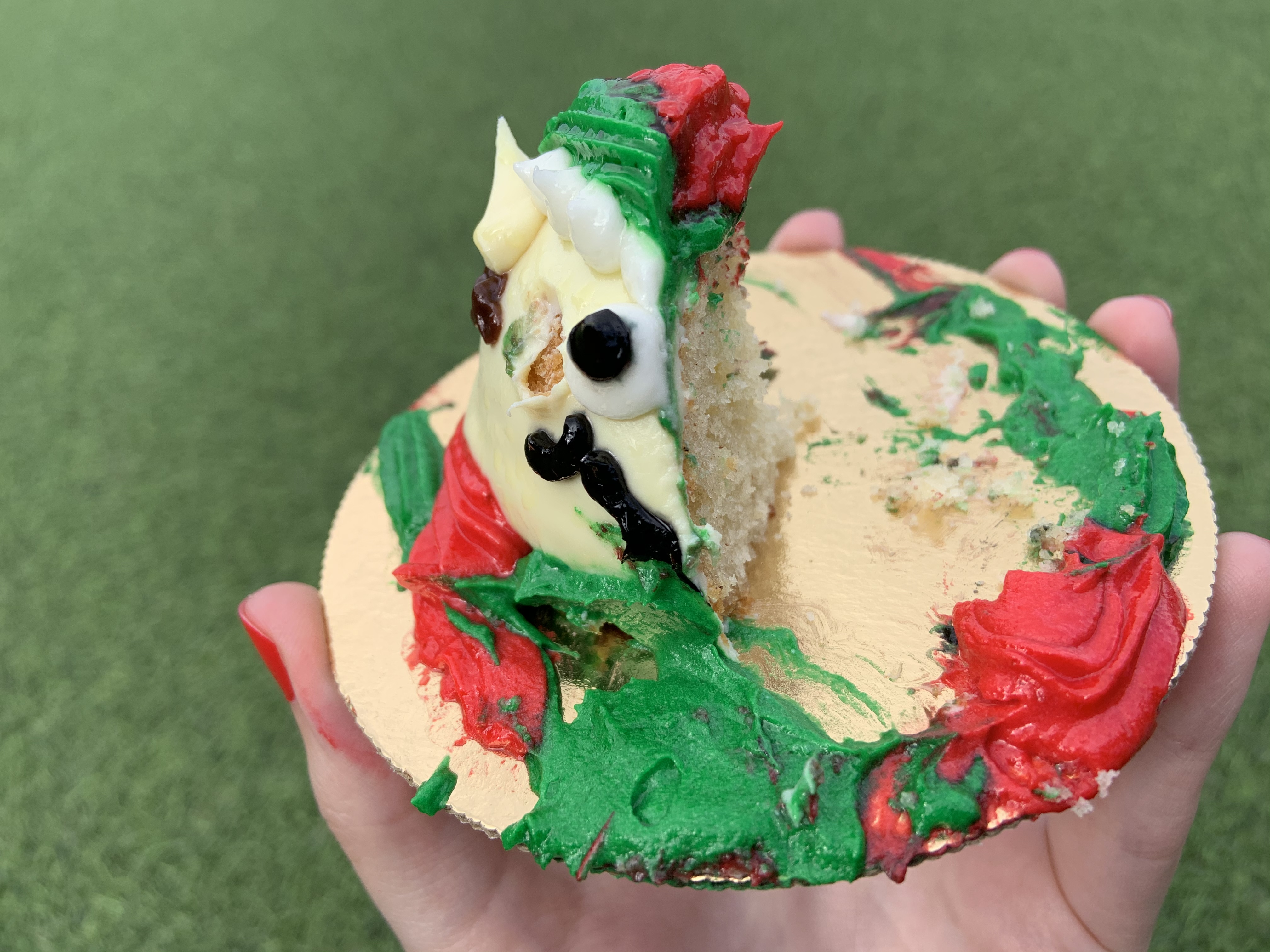 Egg nog Elf Cupcake 12/13/19 4