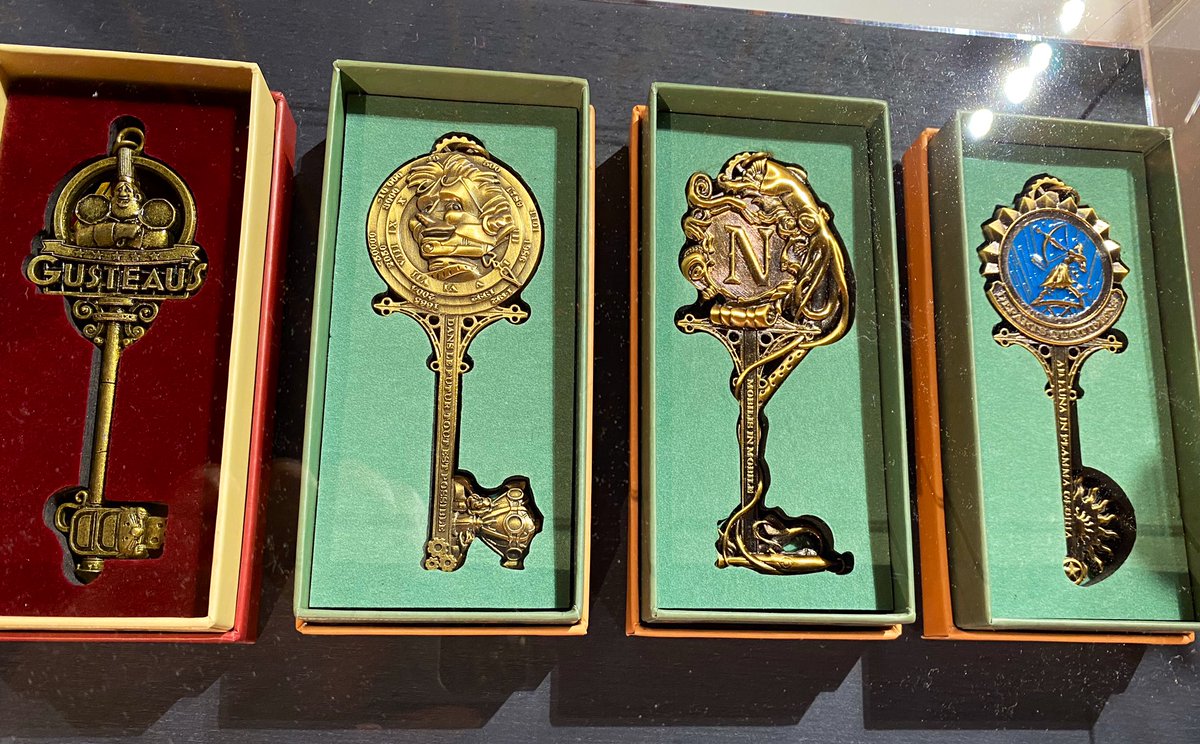 Disneyland Paris Limited Edition Collectable Keys