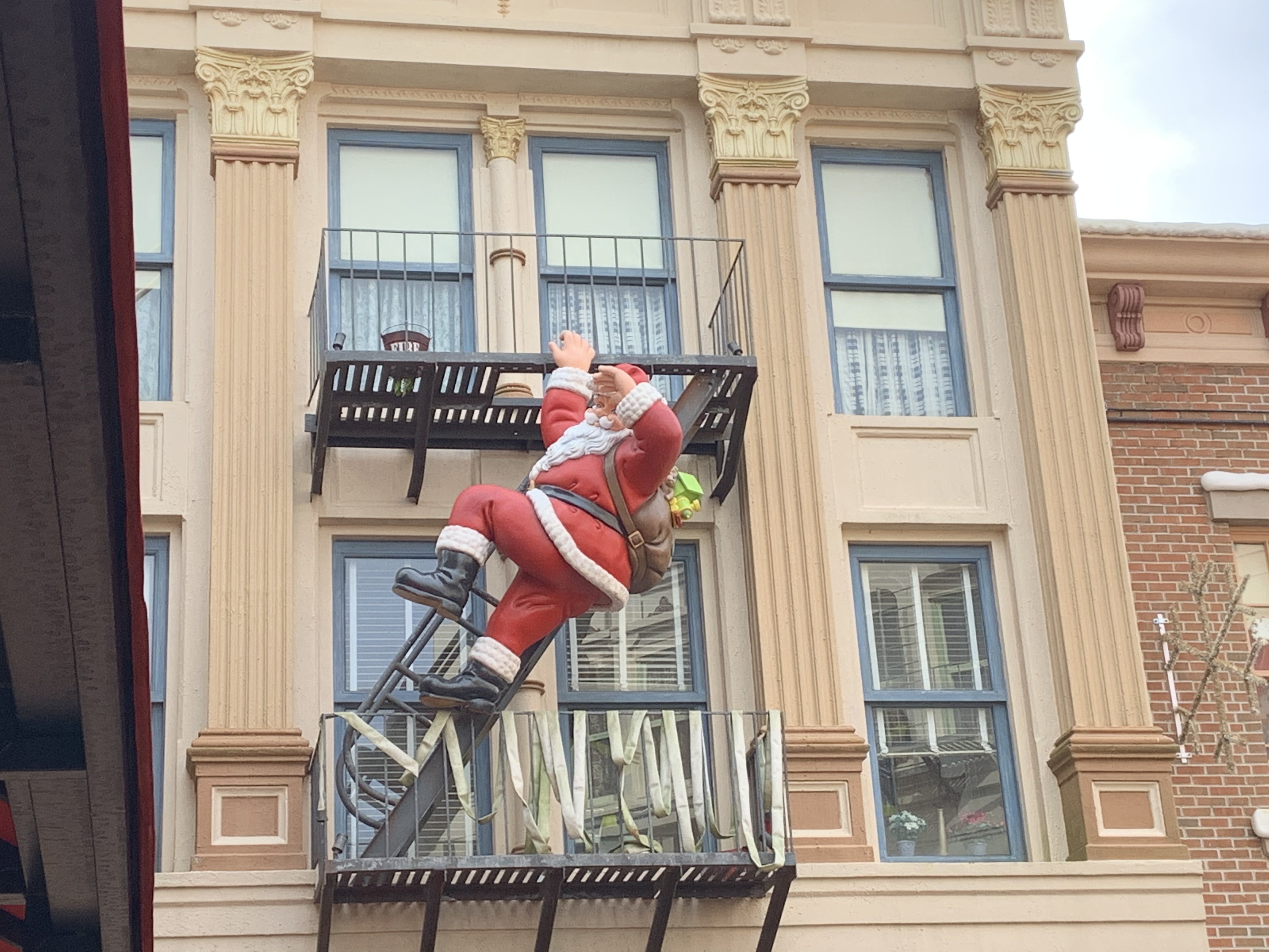 Santa in Grand Avenue 12/21/19