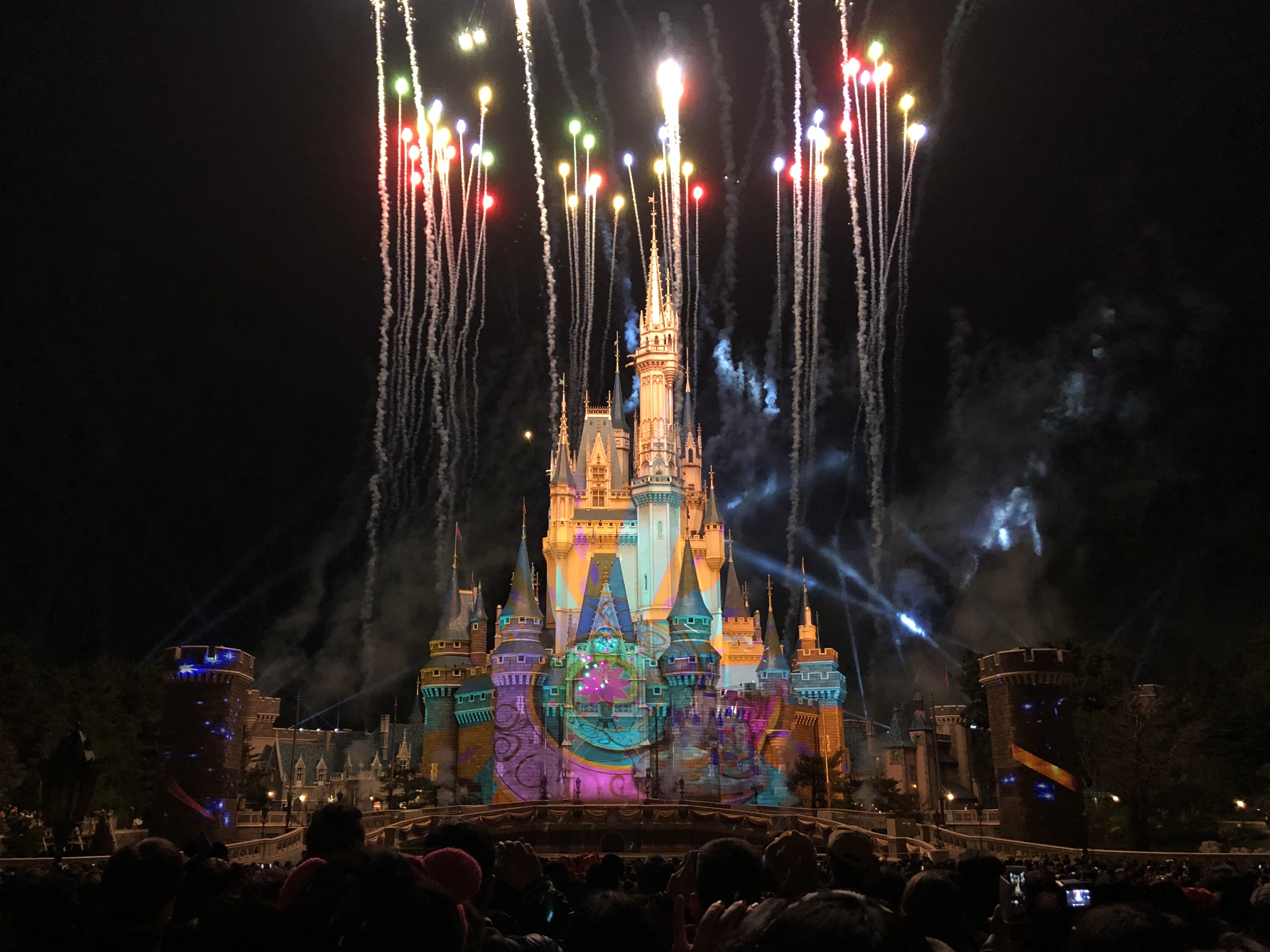 Celebrate Tokyo Disneyland castle projection show