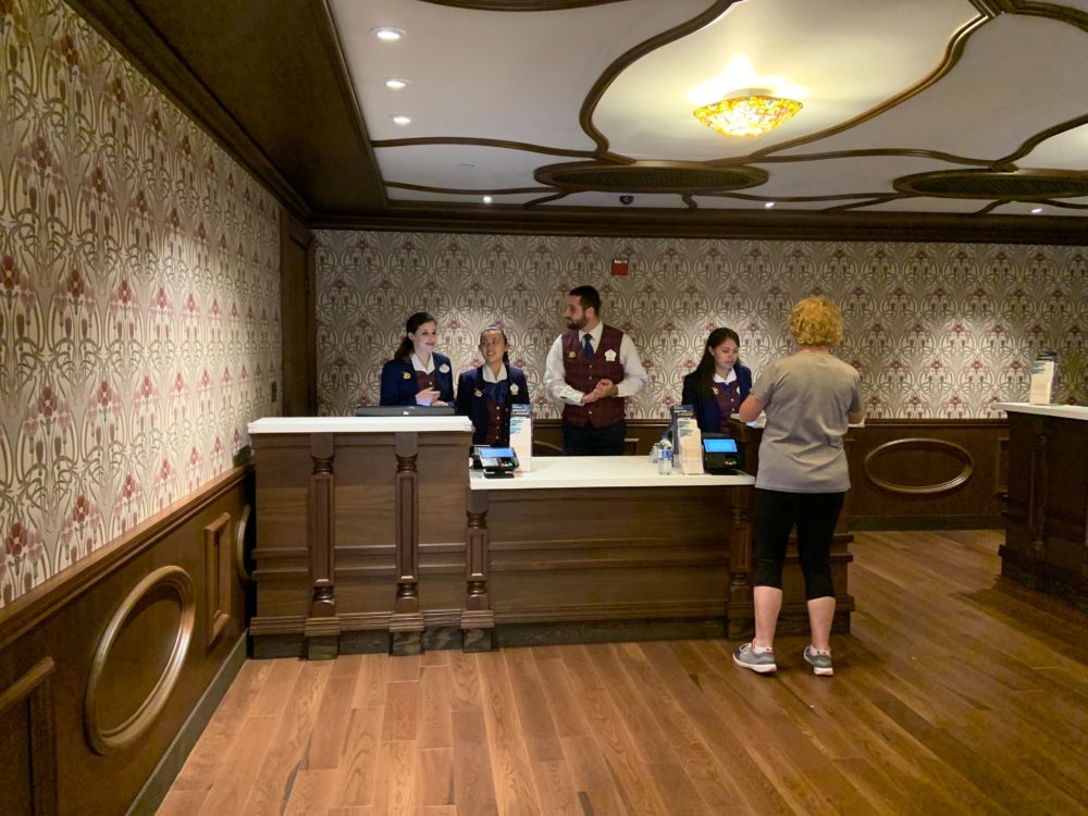 epcot guests relations 12-29-19 - working
