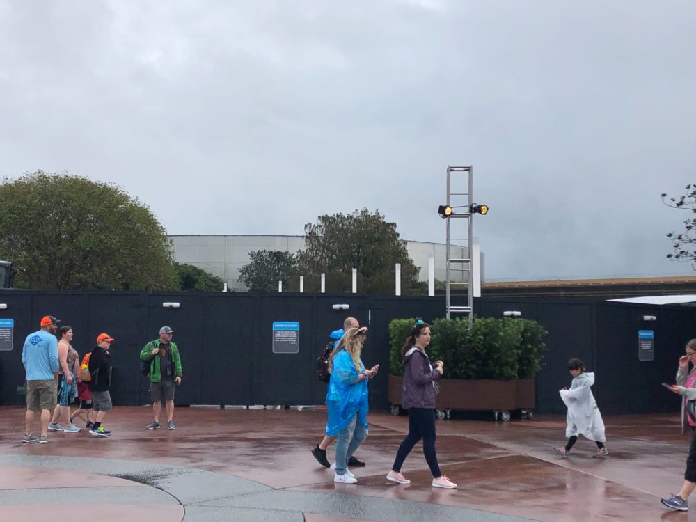 innoventions east pathway lighting 12-28-19 - 2