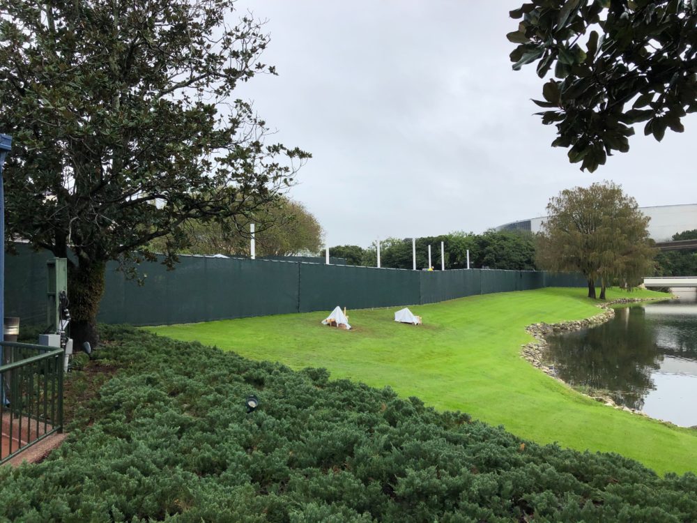innoventions east pathway lighting 12-28-19 - 3