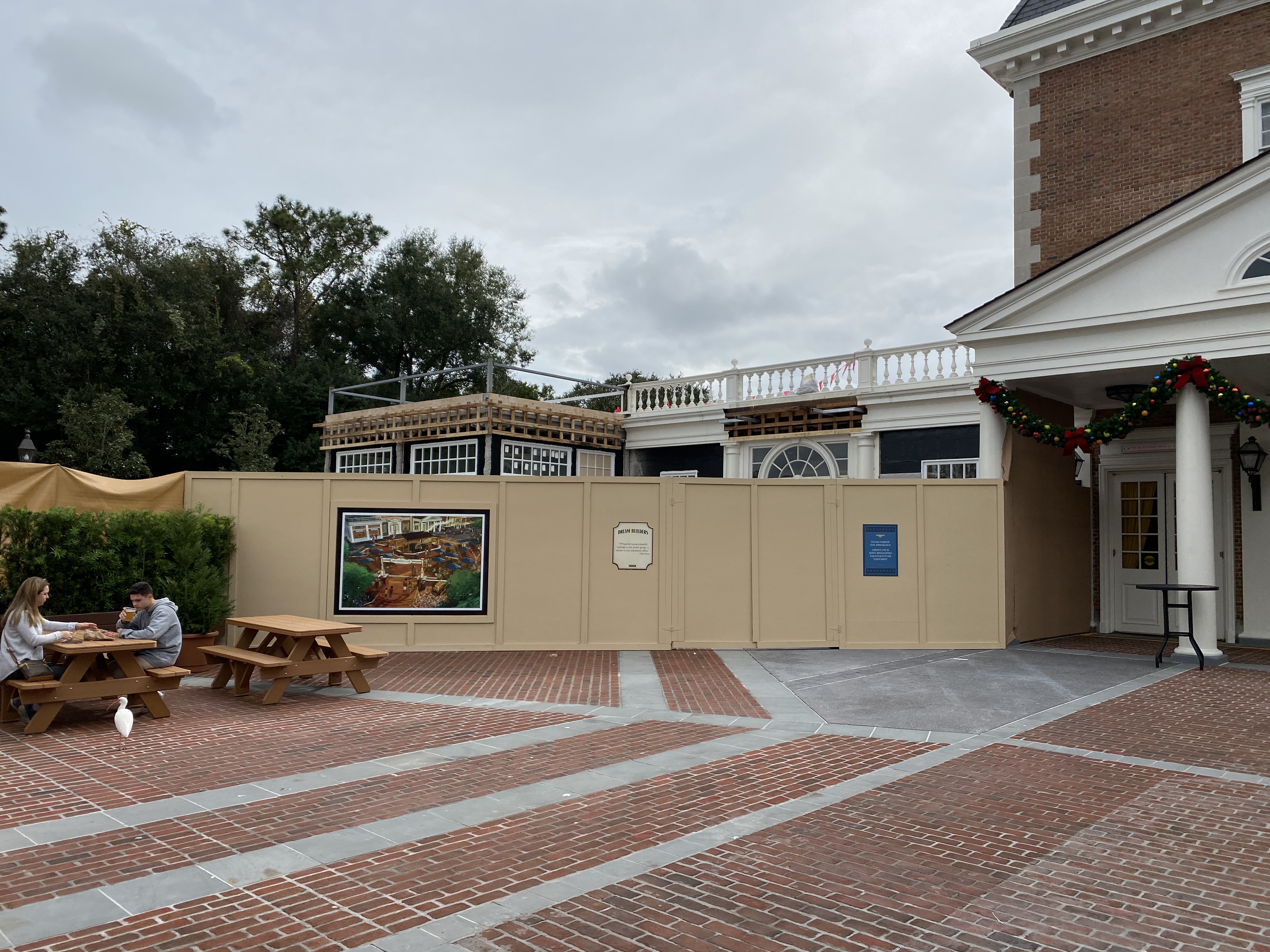 regal eagle seating right