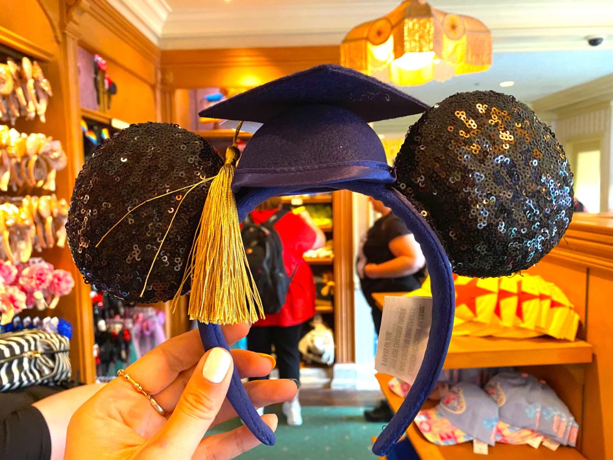graduation-ear-headband-2020-disneyland-01-25-2020-1.jpg