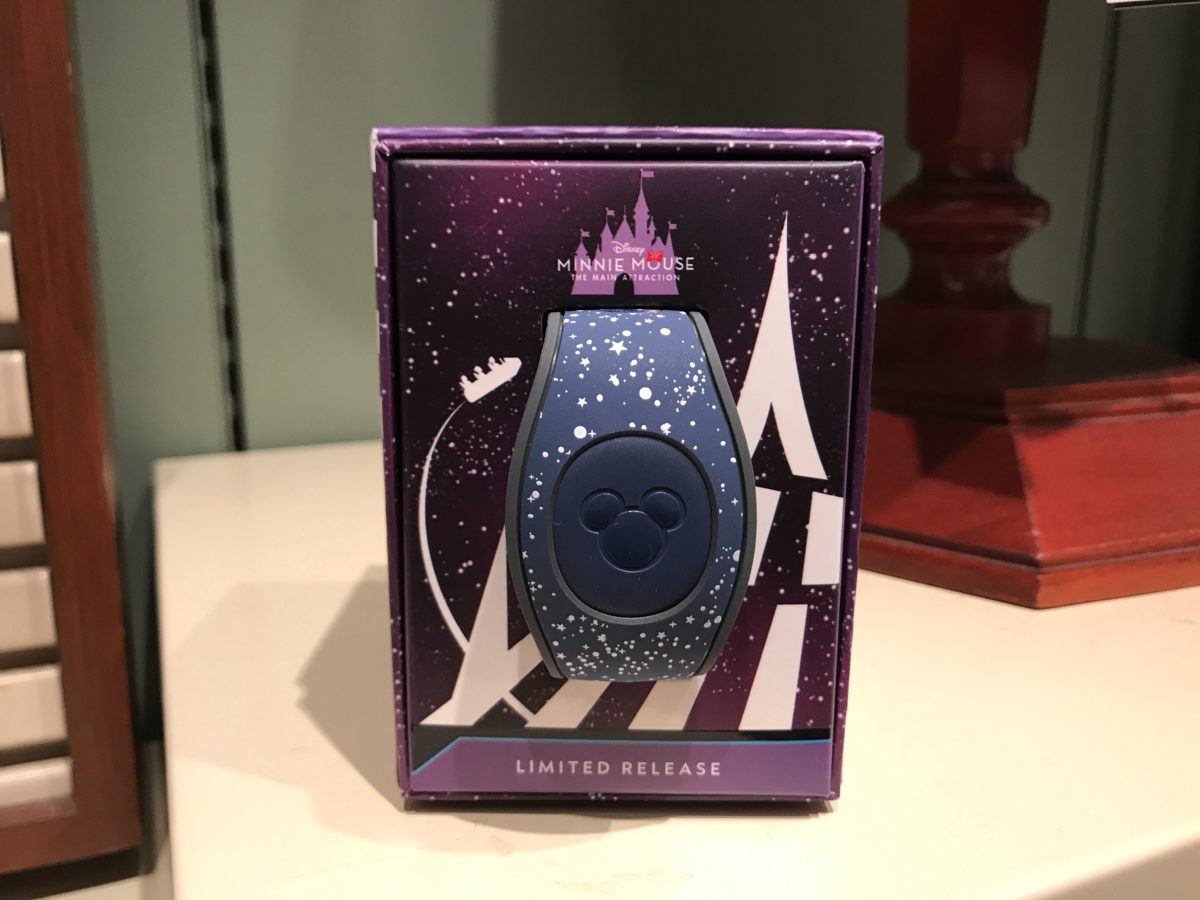 main-attraction-space-magic-band-in-box.jpg