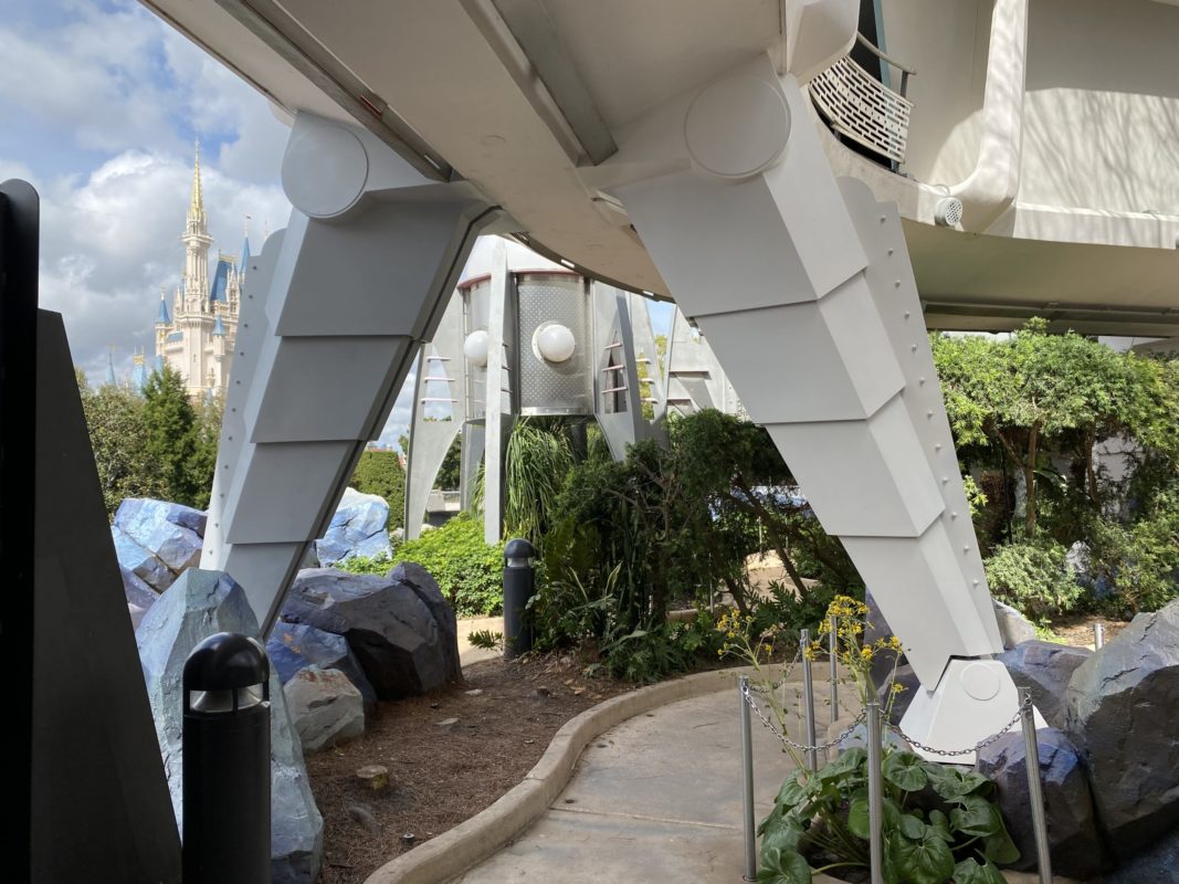 tomorrowland supports painted refurb