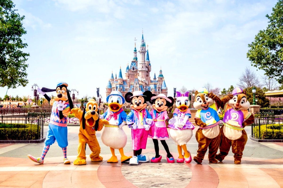 Shanghai Disneyland characters