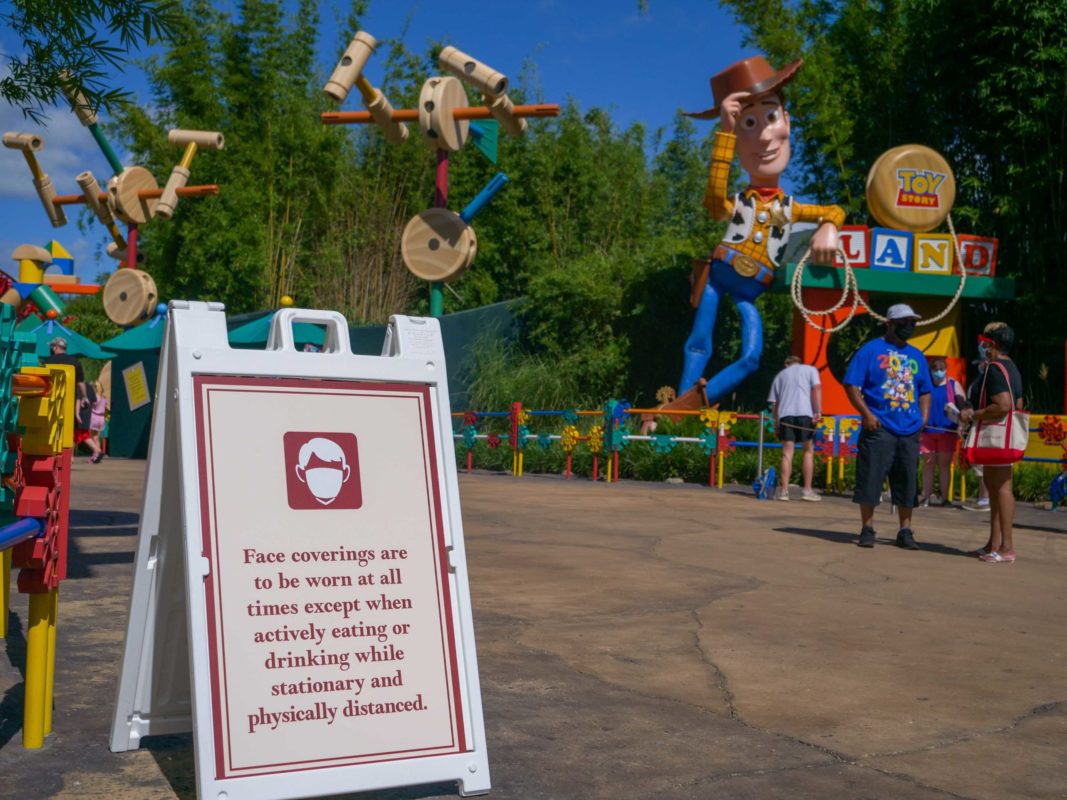 dhs trash can face mask signage