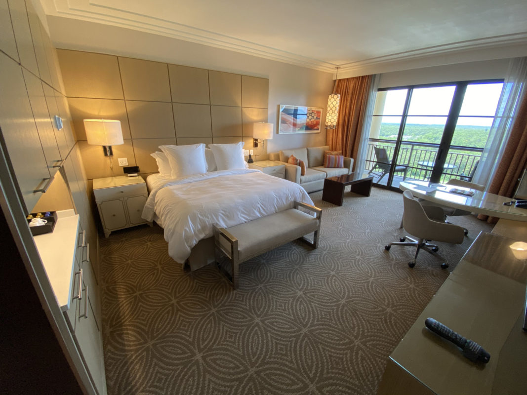 Deluxe Lake View Room Tour at Four Seasons July 29, 2020