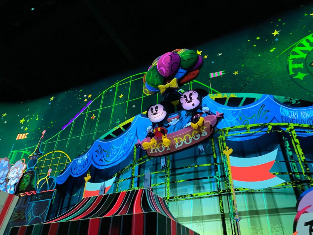 mickey and minnie runaway railway inside