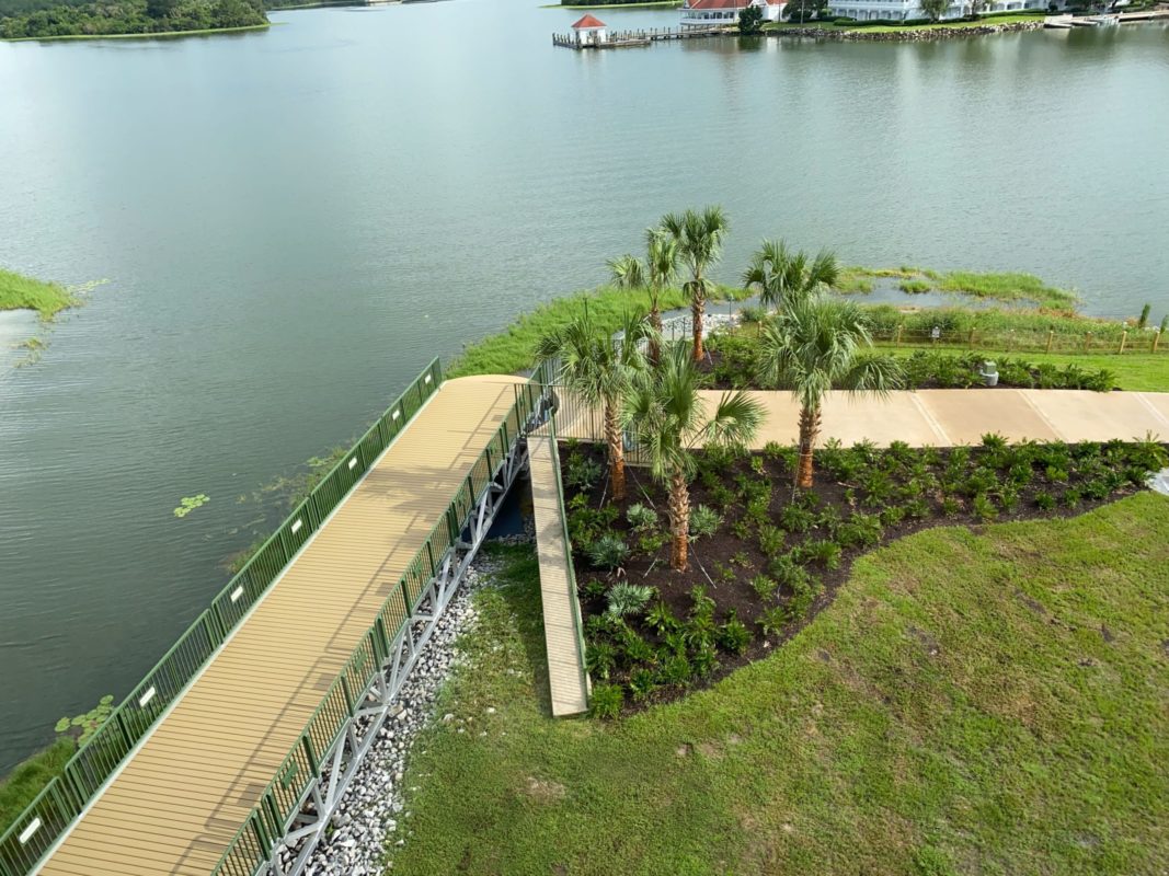 grand-floridian-magic-kingdom-walkway-25a