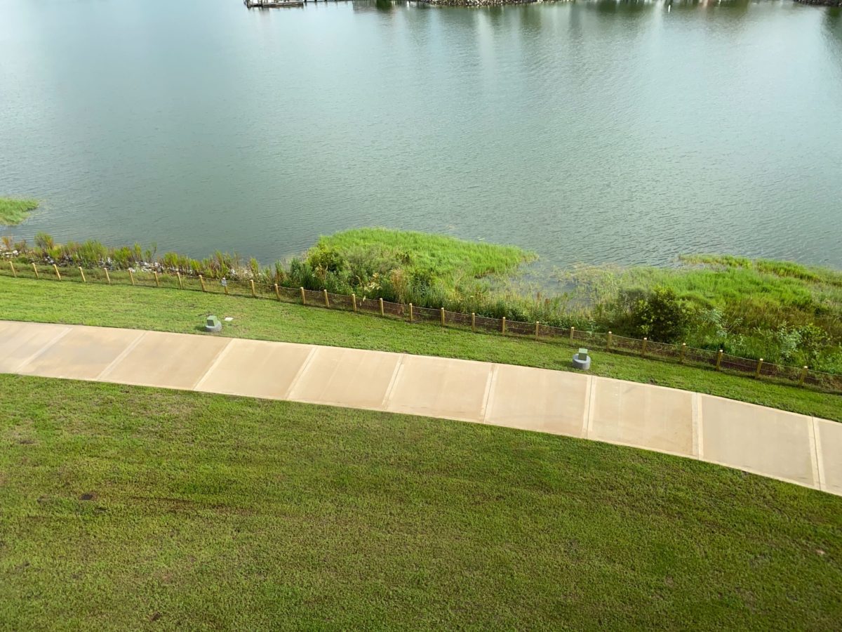 grand-floridian-magic-kingdom-walkway-27