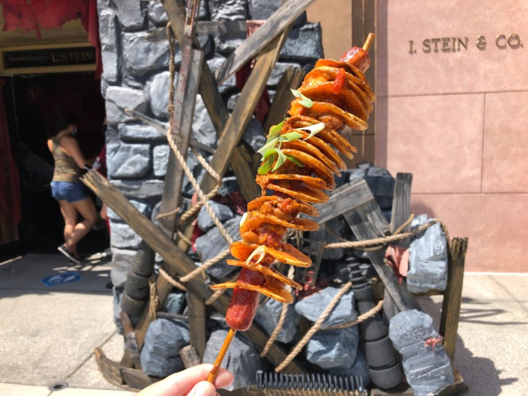 twisted-frank-n-coils-with-blood-and-guts-hhn-2020_9