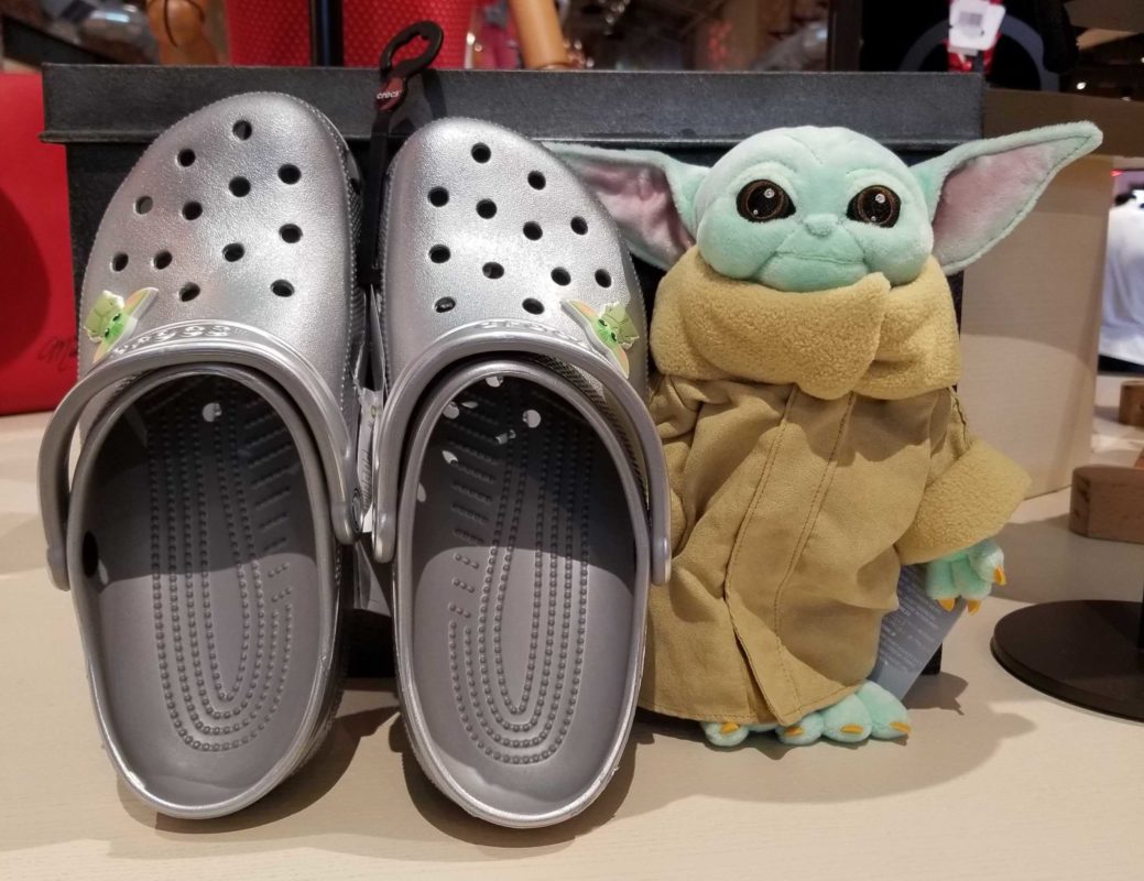 baby-yoda-crocs-23