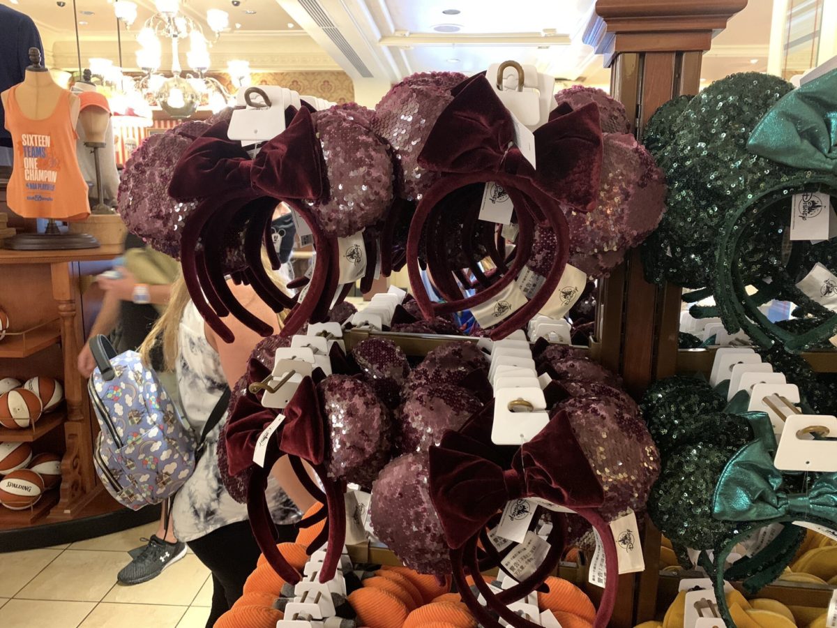 burgundy-sangria-minnie-ears-2020_1