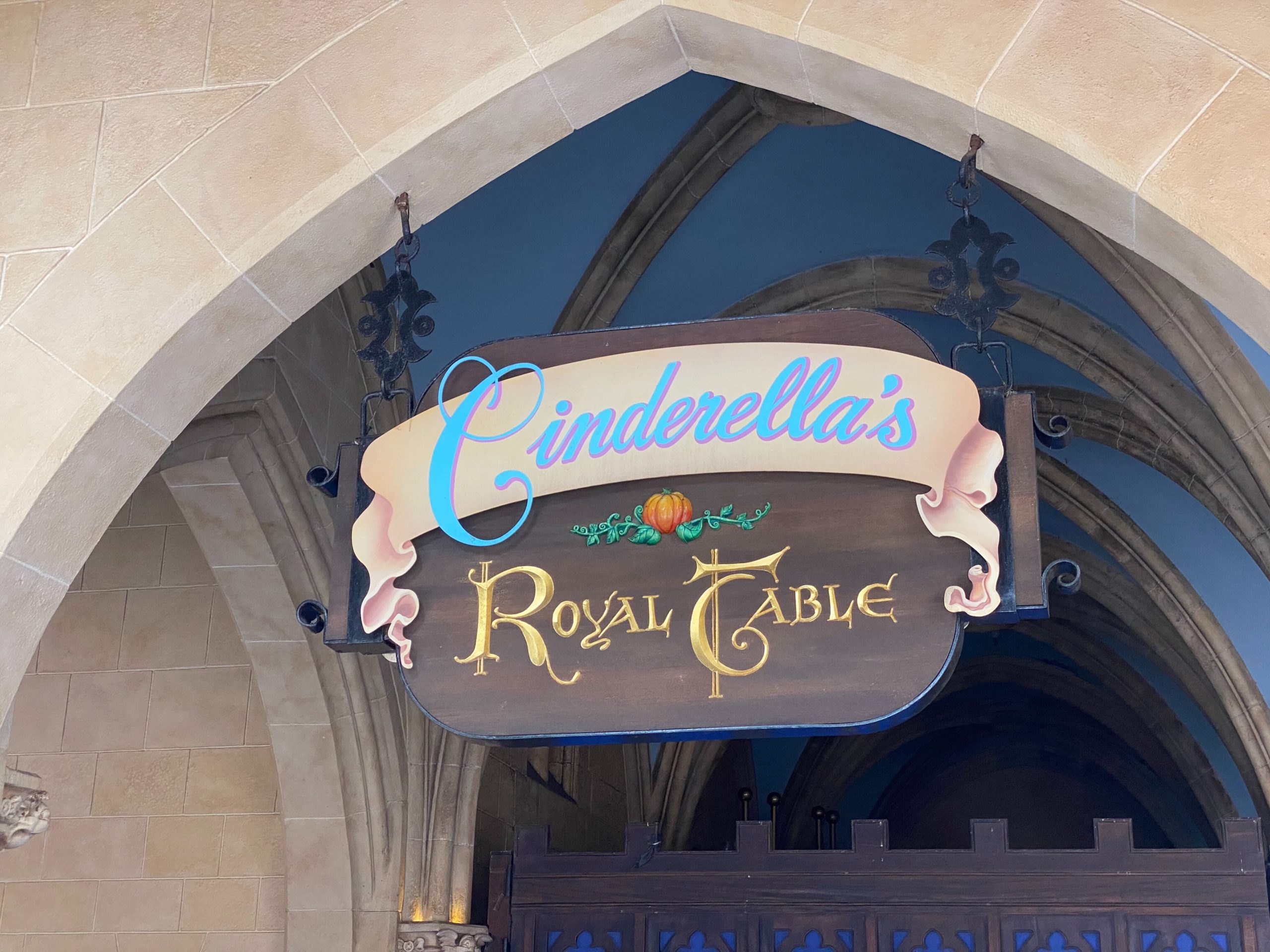 cinderellas-royal-table-sign