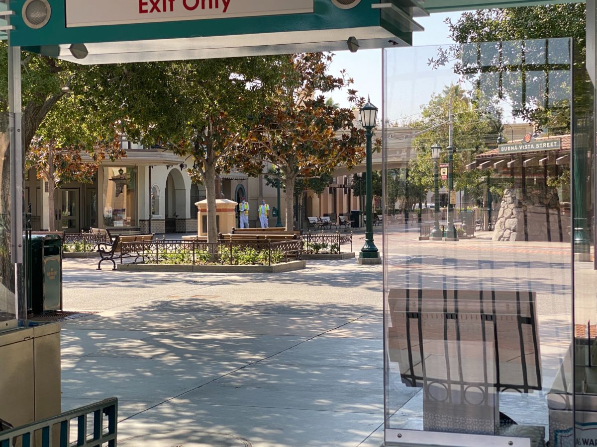 disneyland-preparing-to-reopen-4