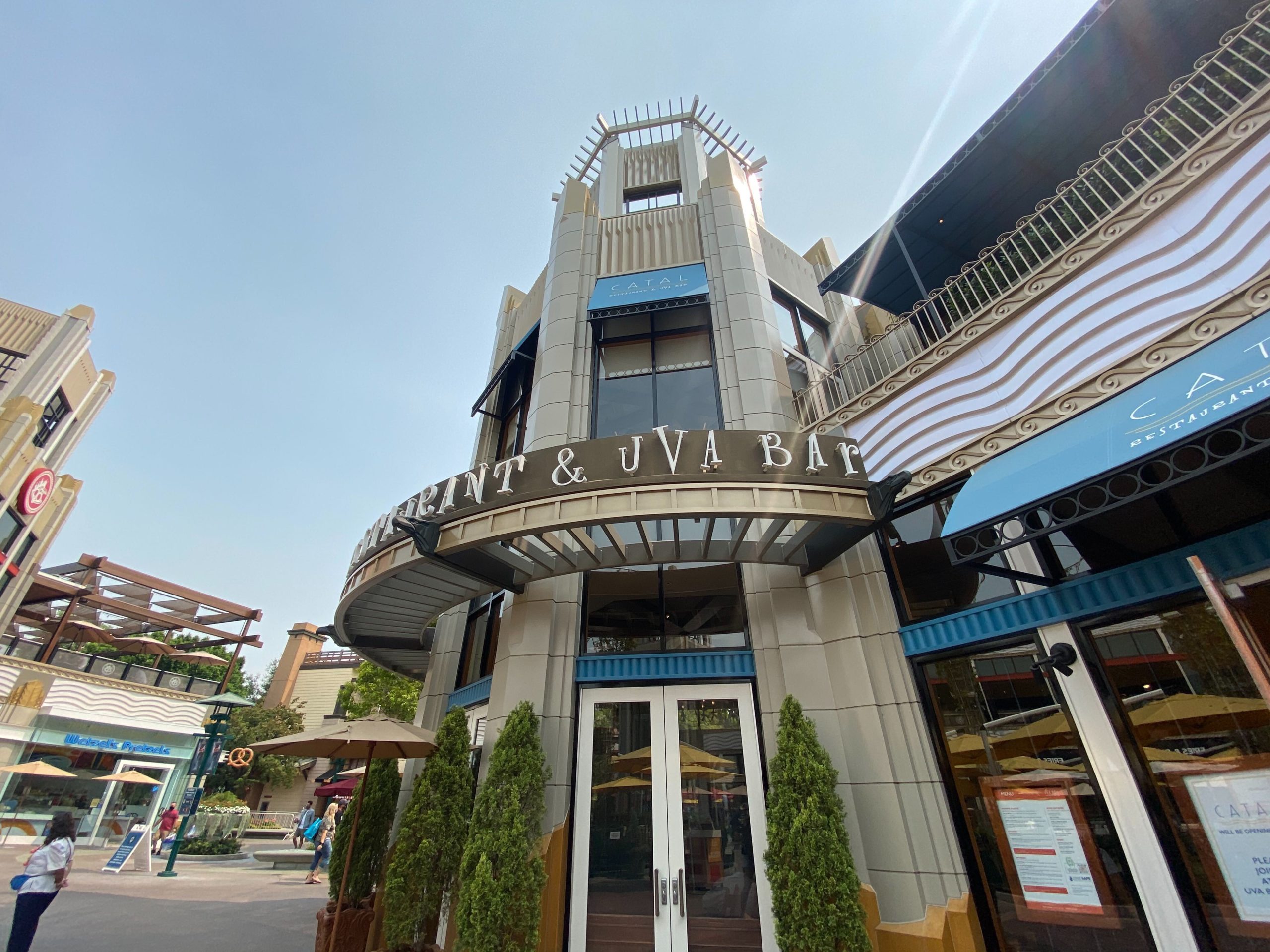 downtown disney catal restaurant and uva bar exterior