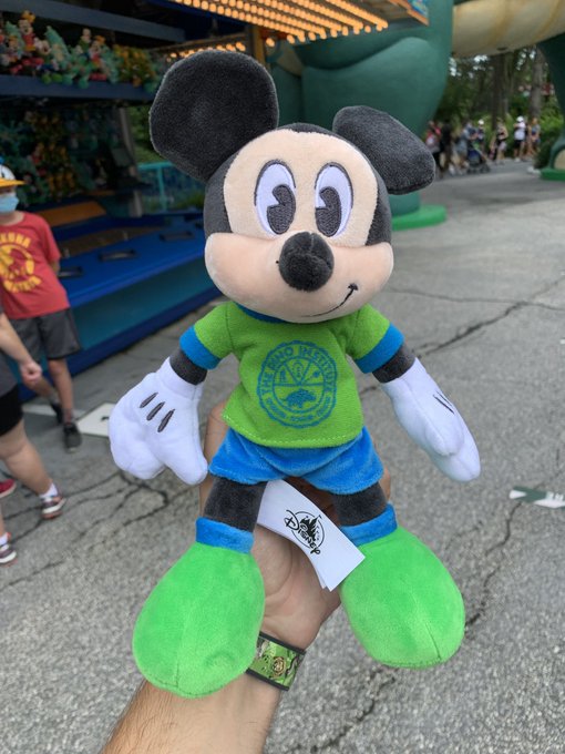 fossil-fun-games-dino-institute-mickey_1-1123641