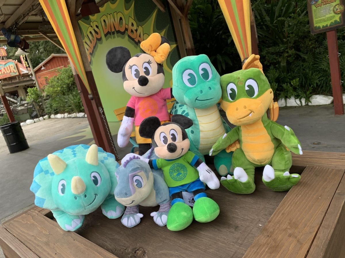 fossil-fun-games-new-plush_3-4618436