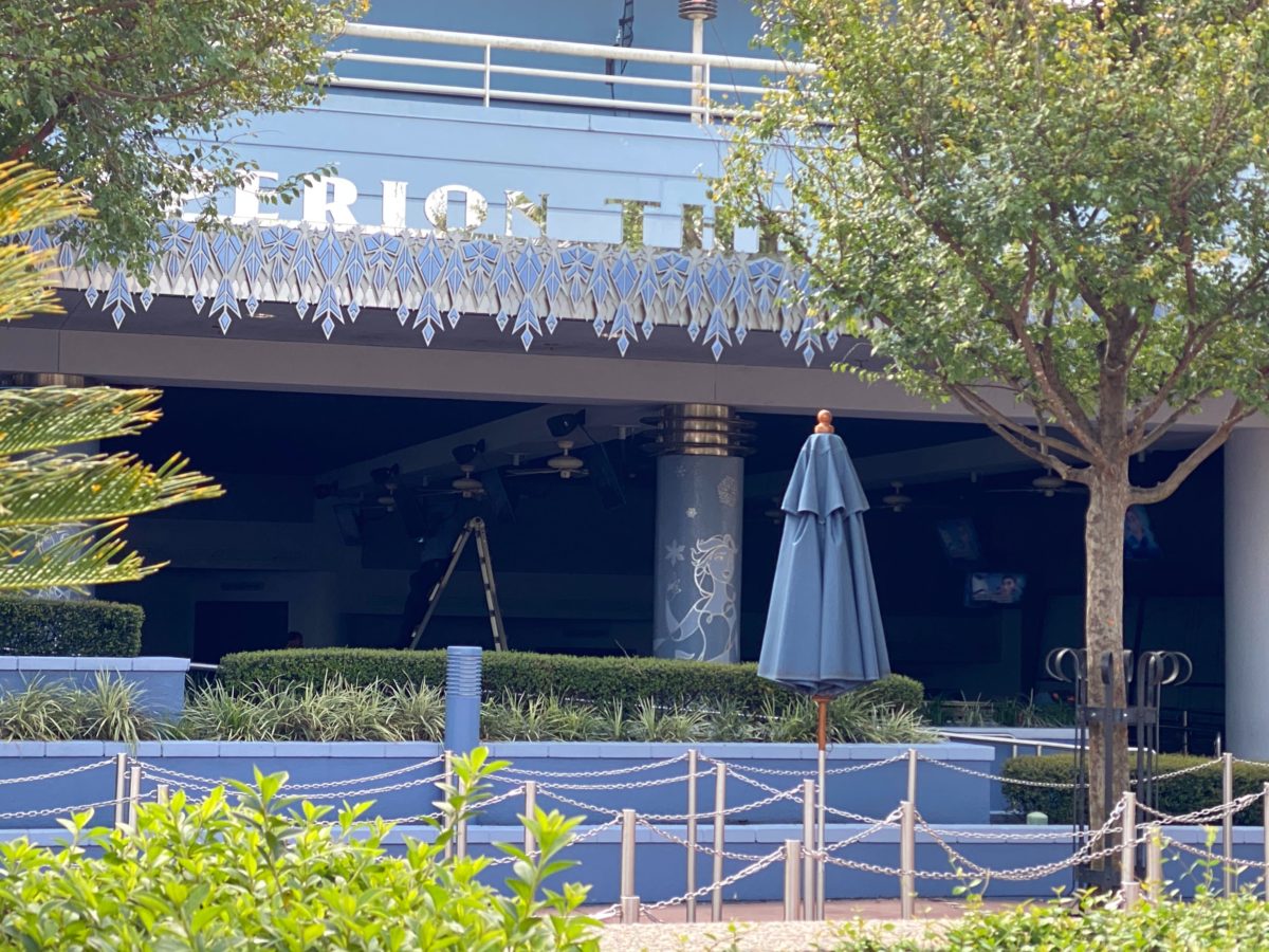 frozen-sing-along-screens-1