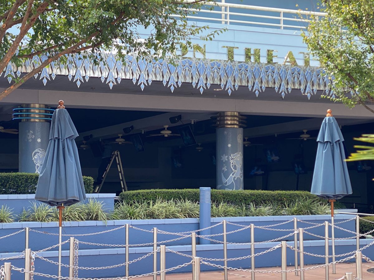 frozen-sing-along-screens-2