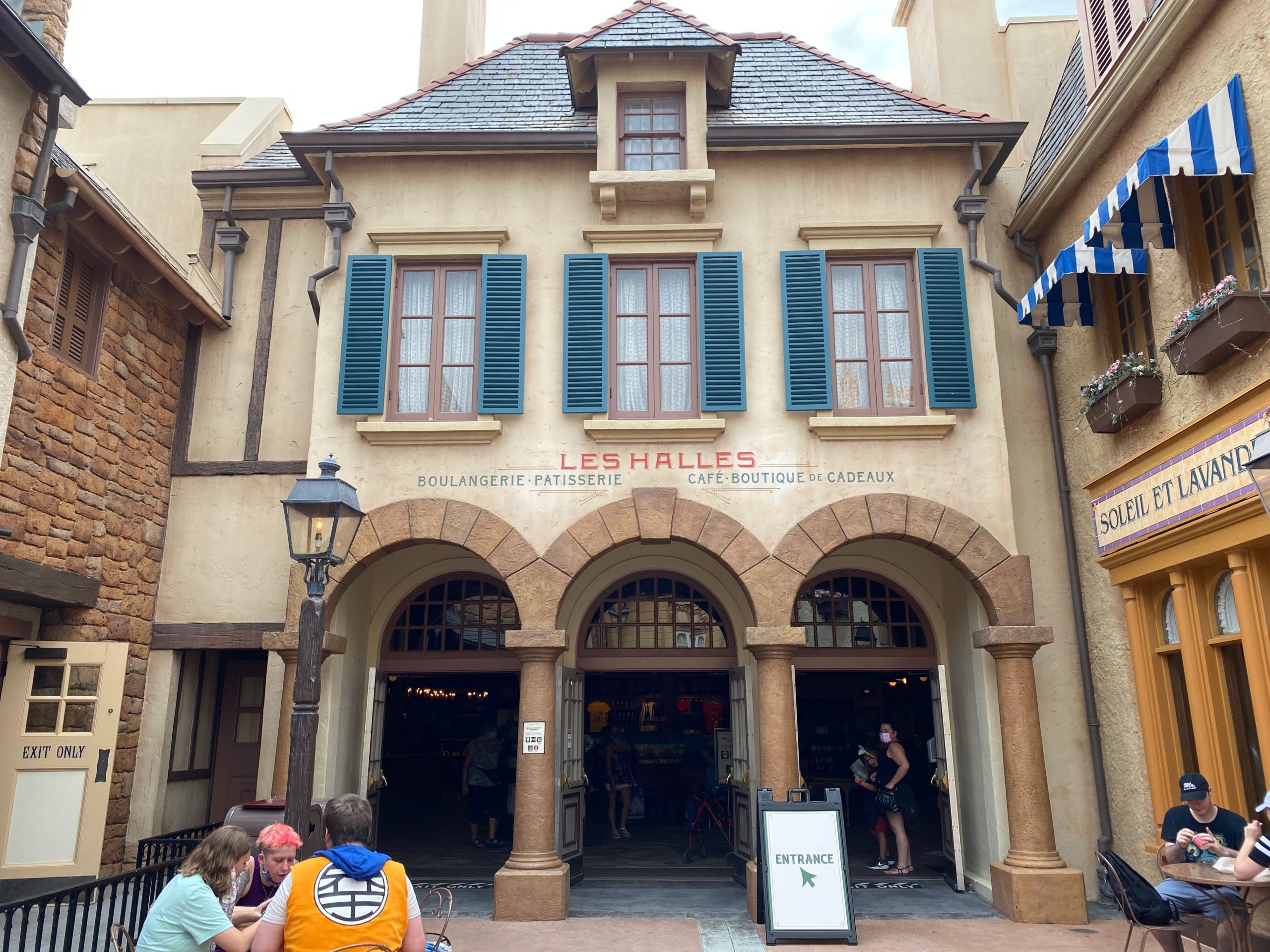 les-halles-exterior-sign