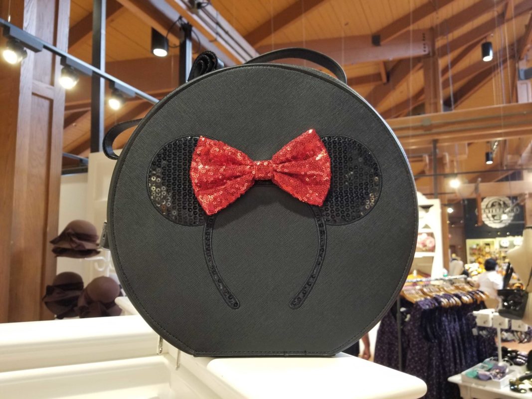 minnie-mouse-ear-carrier-loungefly-10