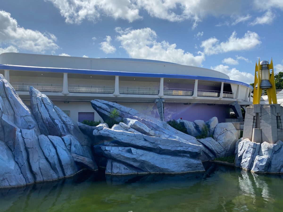 scaffolding-down-tomorrowland-transit-authority-peoplemover-entrance-magic-kingdom-7