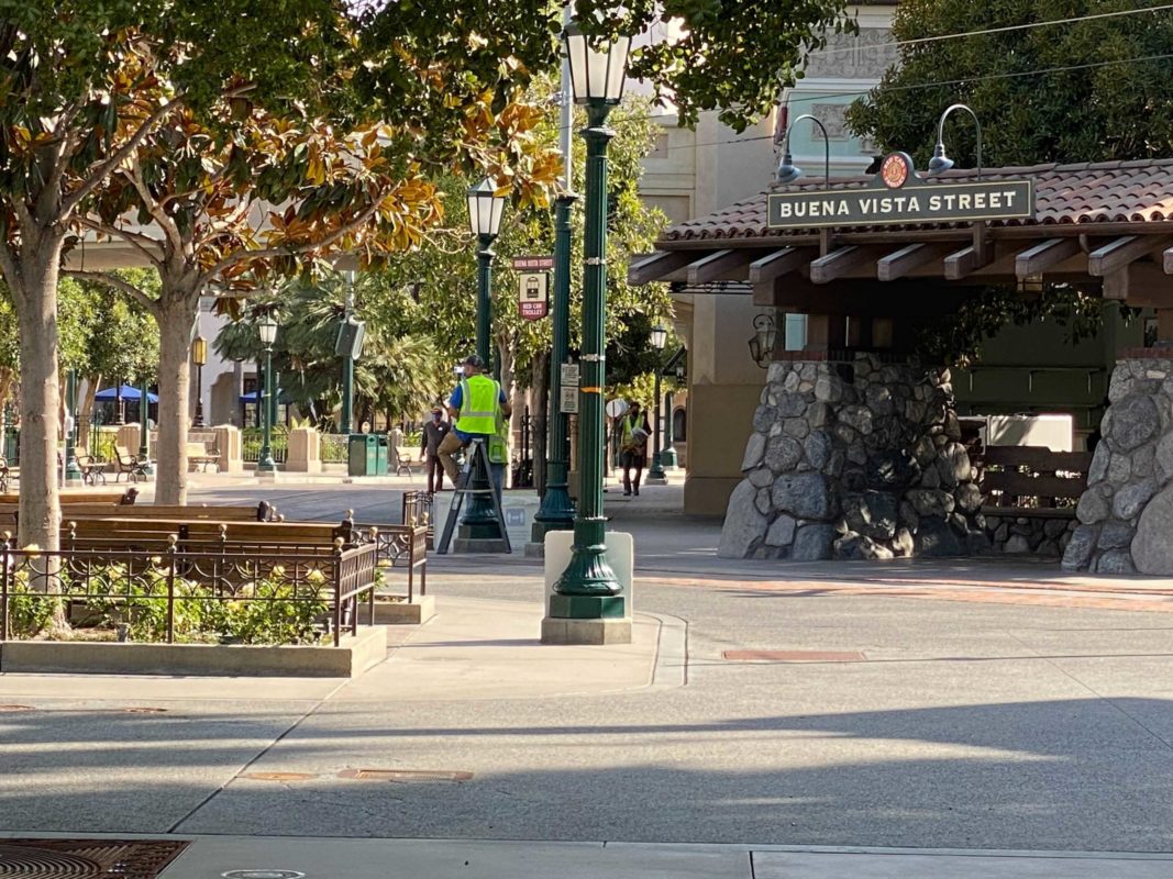 social-distancing-markers-installed-buena-vista-street-disney-california-adventure-1