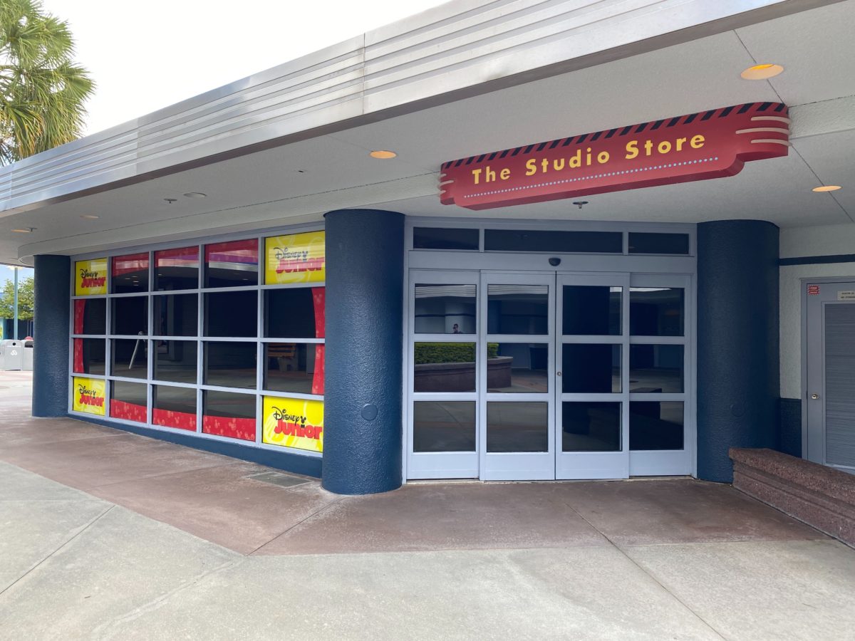 the-studio-store-windows-blacked-out-closed-disneys-hollywood-studios-10