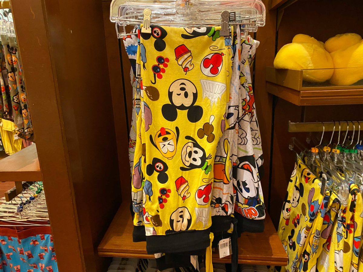 disney-emoji-lounge-pants-9766102