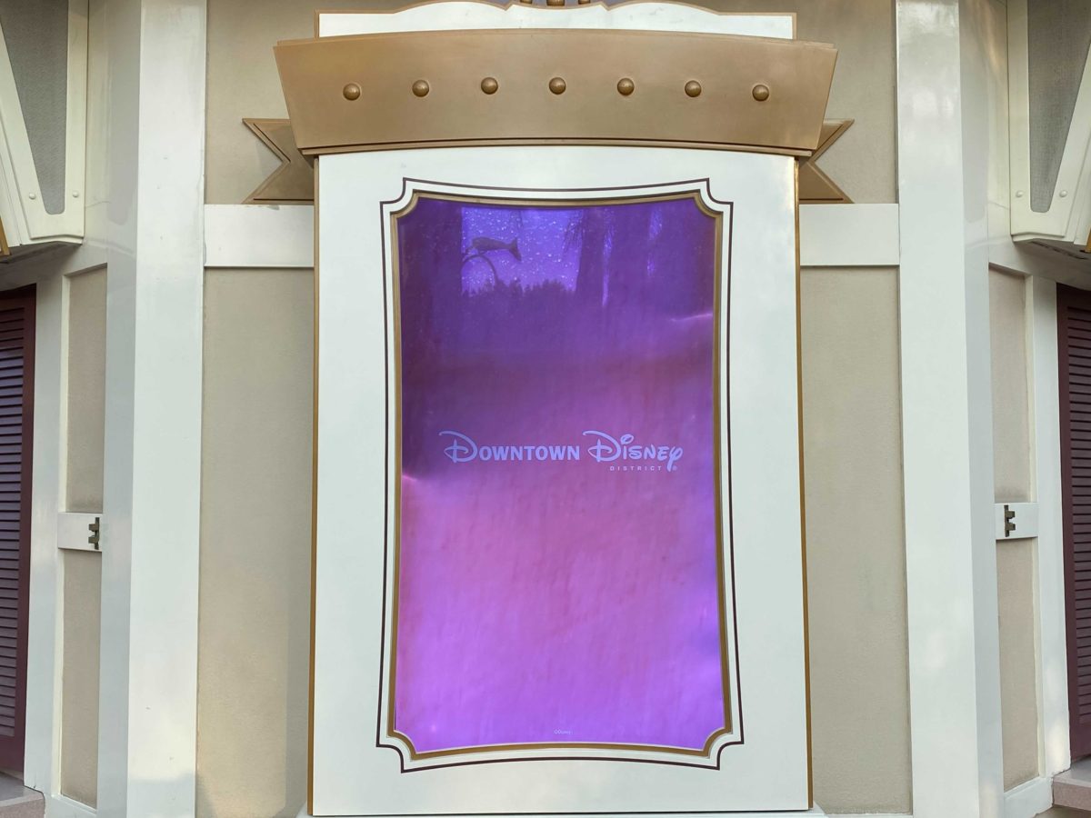disneyland-ticket-booth-videon-screens-11