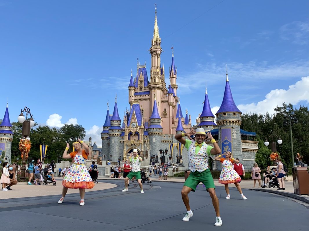 goofy-cavalcade-dancers-featured-image-hero-magic-kingdom-10222020-1612517
