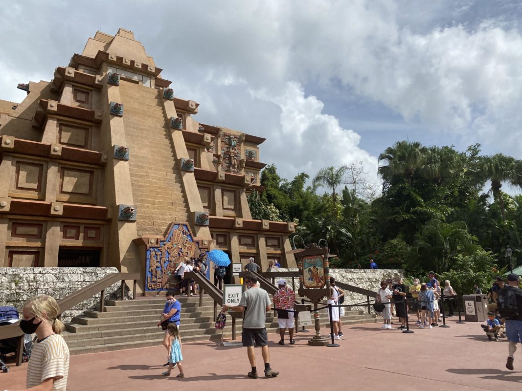 mexico-pavilion-line-epcot-10202020-9000878