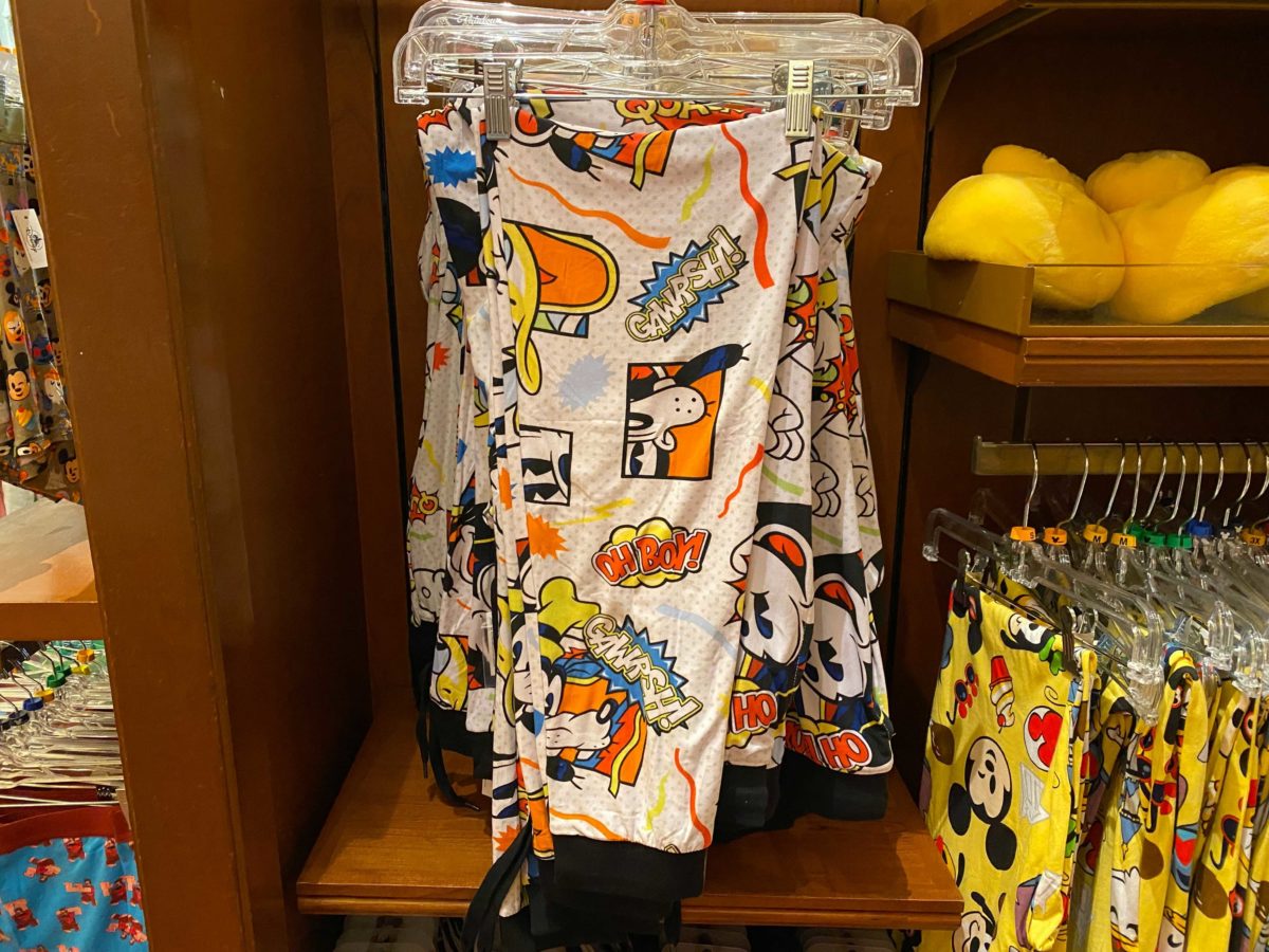 mickey-friends-comic-lounge-pants-6371975