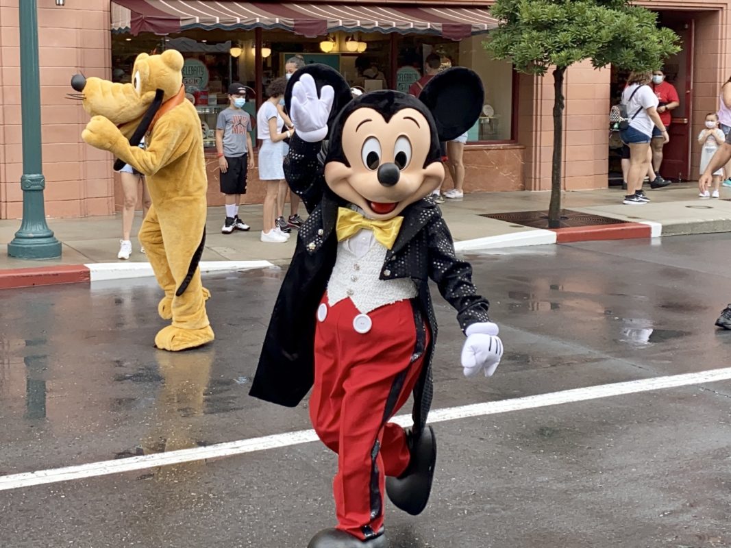 mickey-walking-on-mickey-and-friends-motorcade-hollywood-studios-10192020-9100033