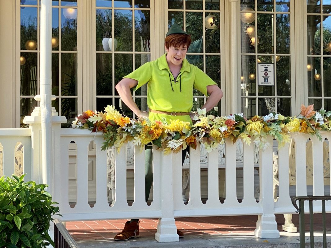 peter-pan-crystal-palace-meet-and-greet-featured-image-hero-magic-kingdom-10122020-2711254